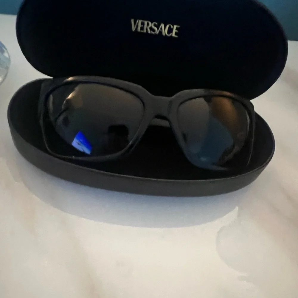 Versace Dun Glasses Italy NWOT - Picture 2 of 15